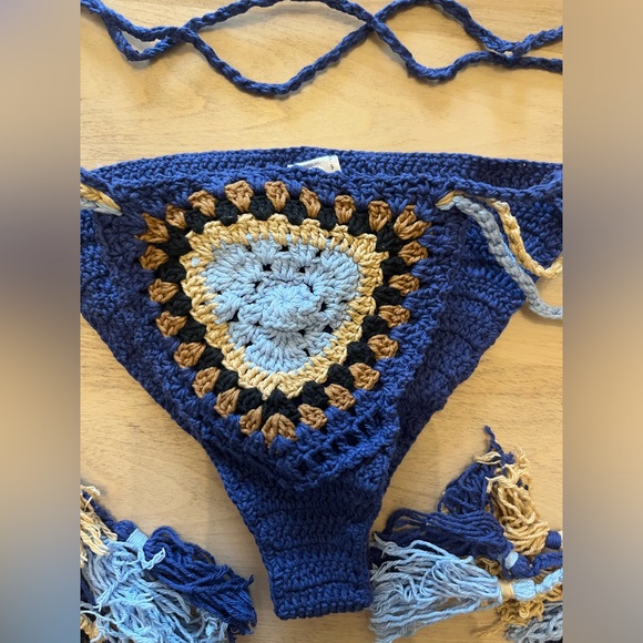 Andi Bagus Timmy Crochet Bikini - Picture 4 of 9